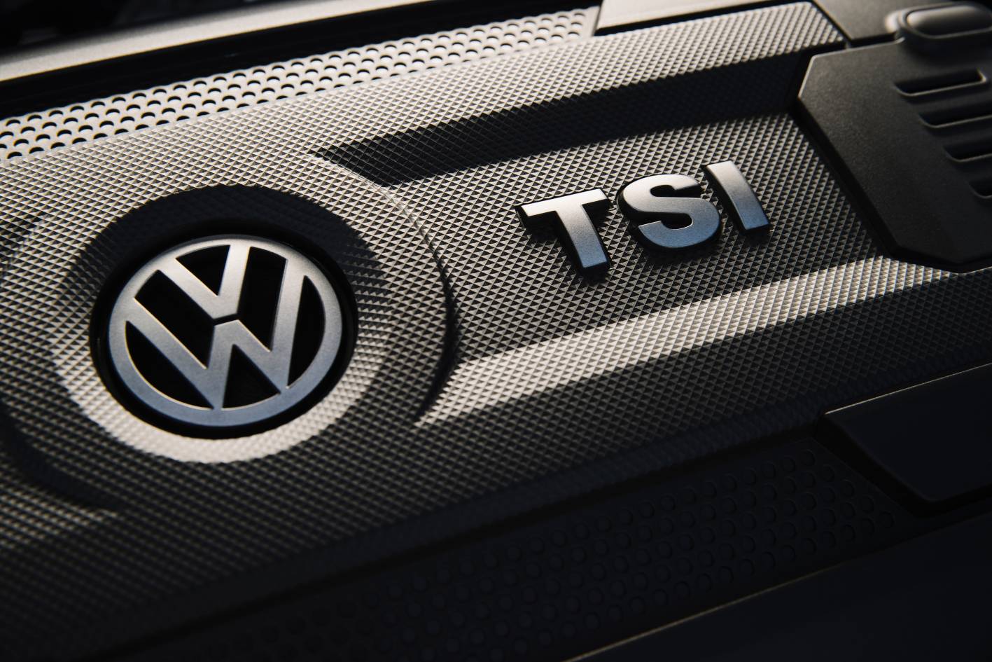 gambar mobil Volkswagen polo GTI logo