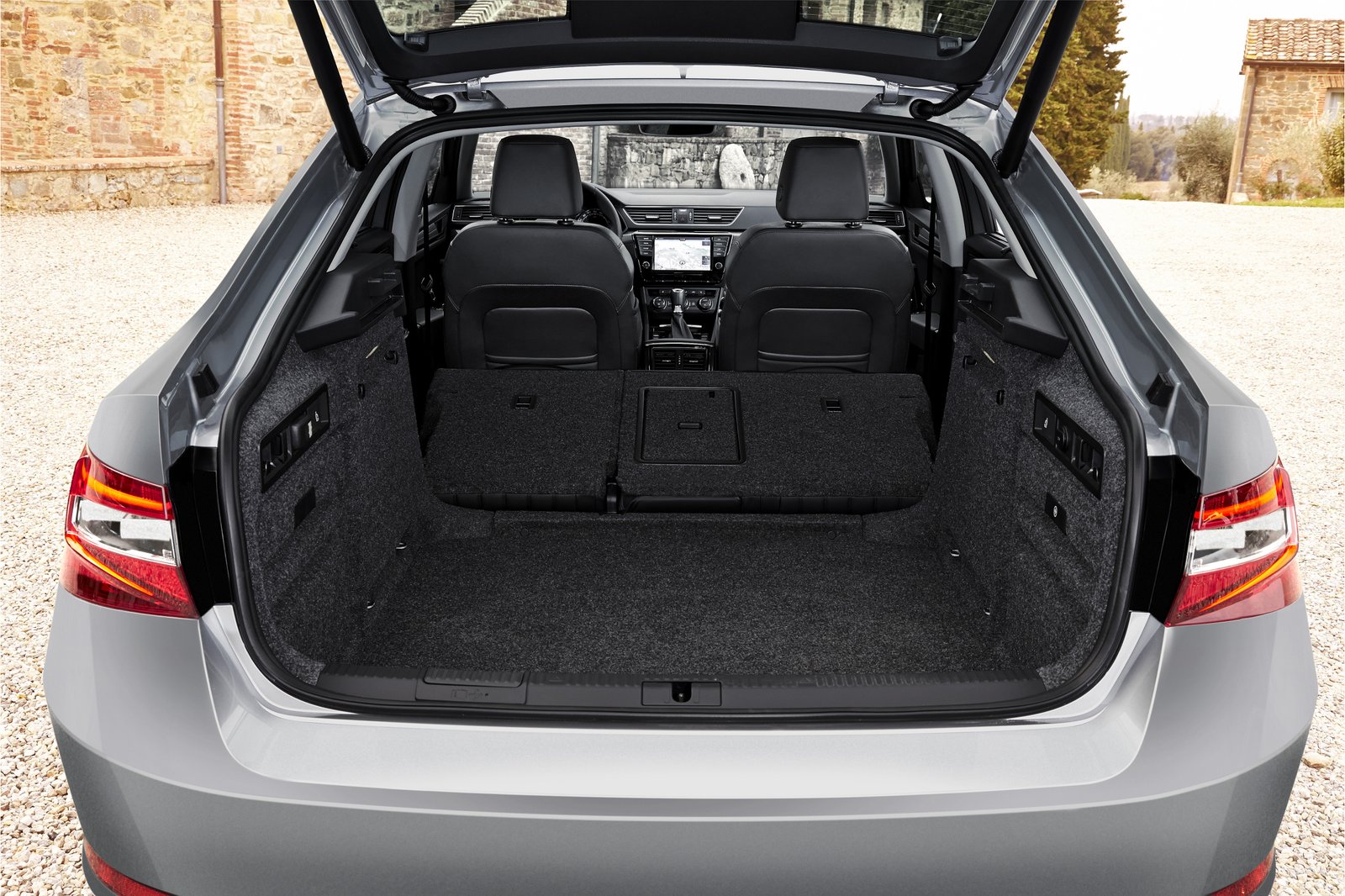 Image Car Skoda Superb