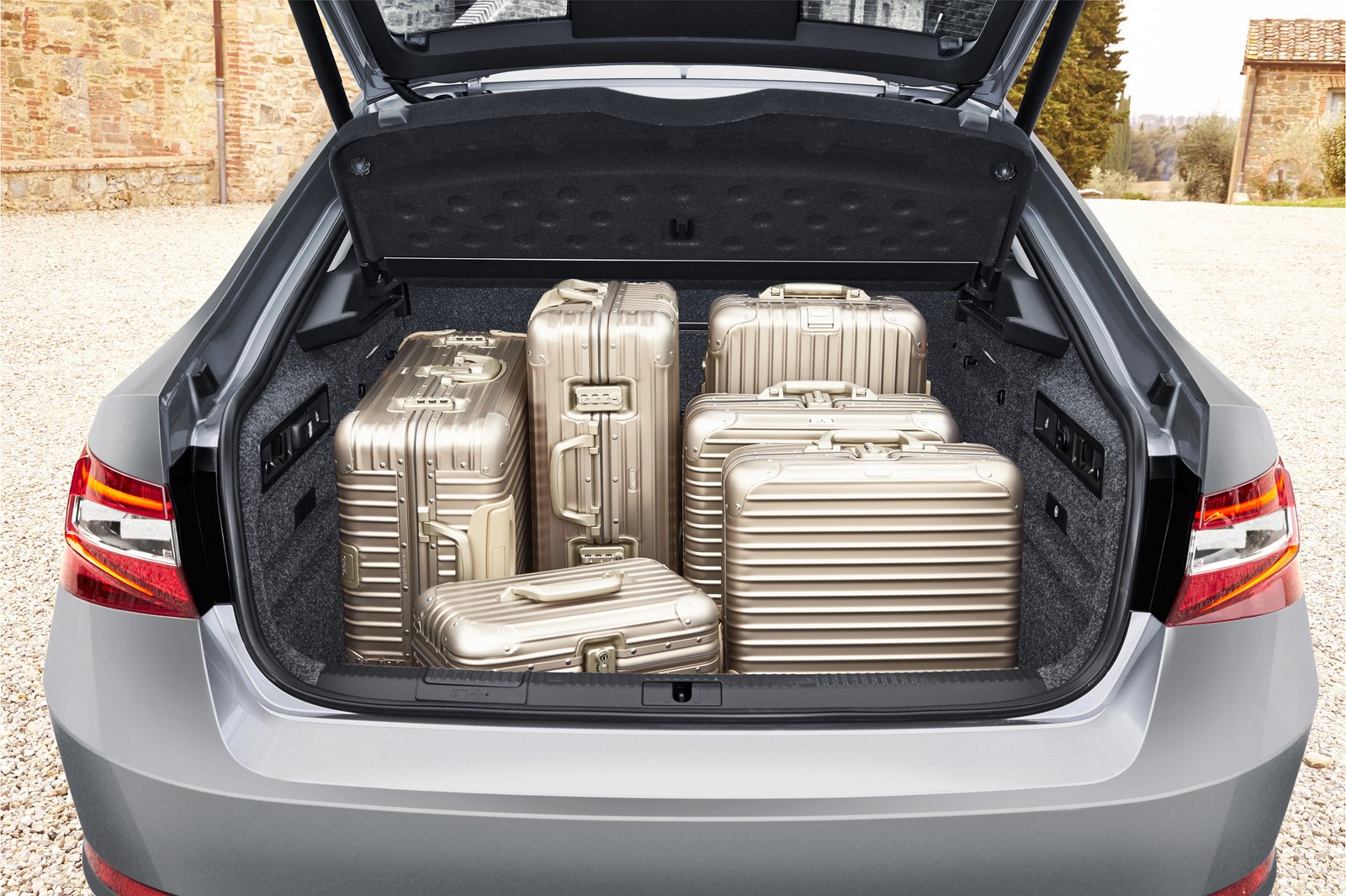Image Car Skoda Superb