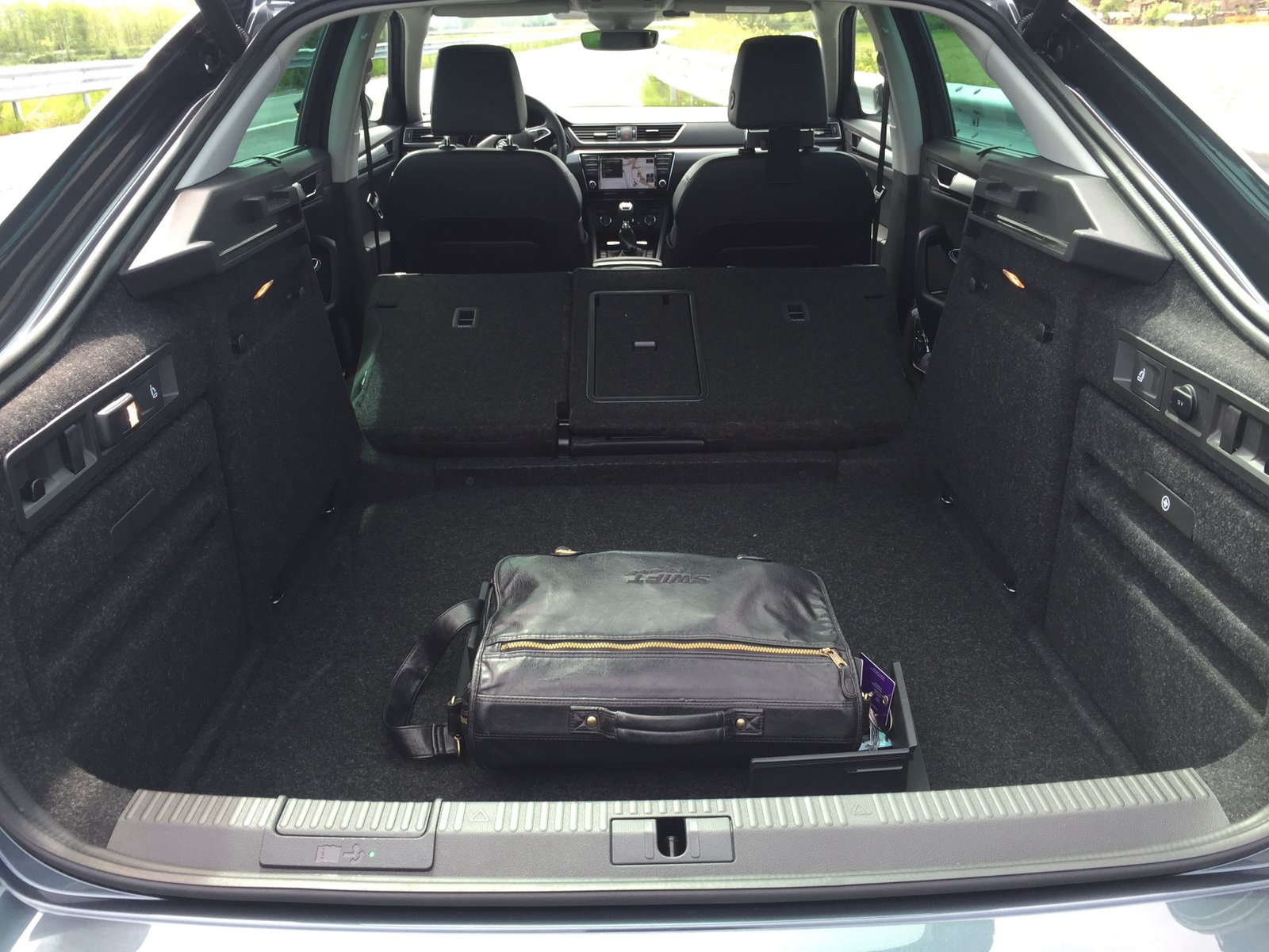 Image Car Skoda Superb