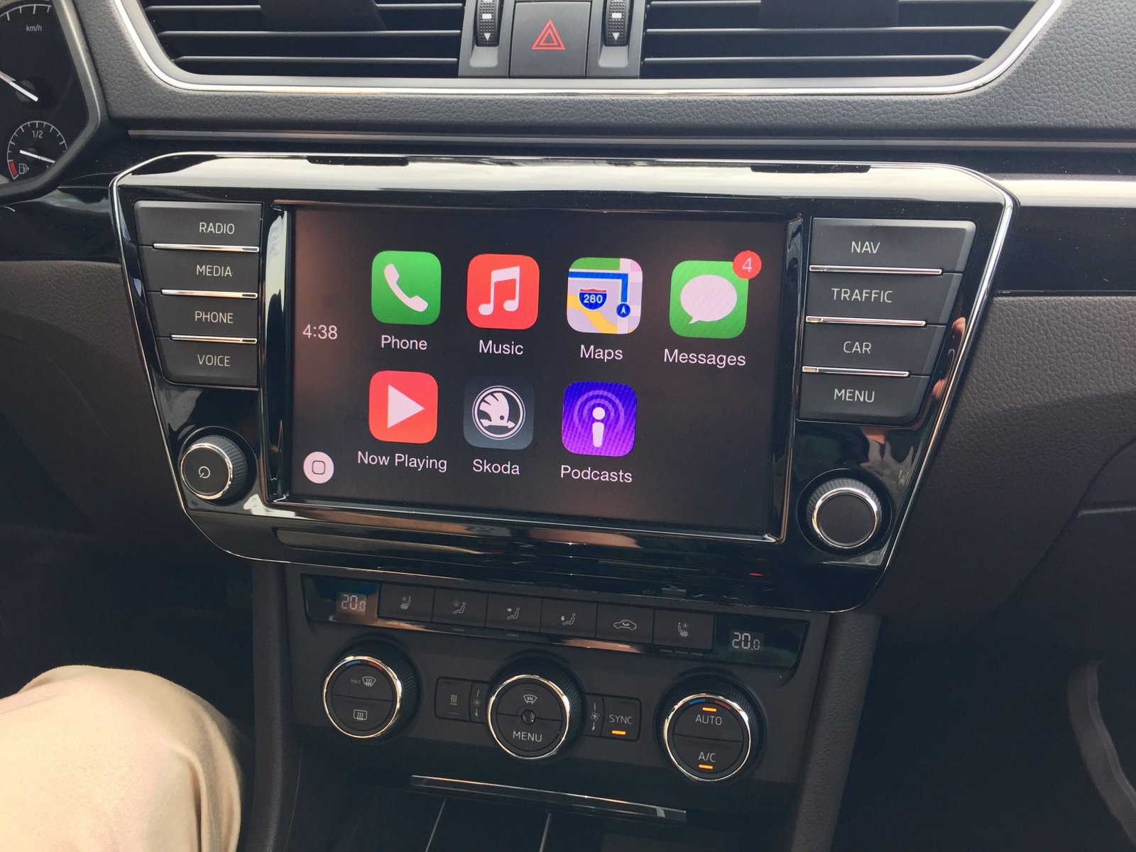 Image Car Skoda Superb